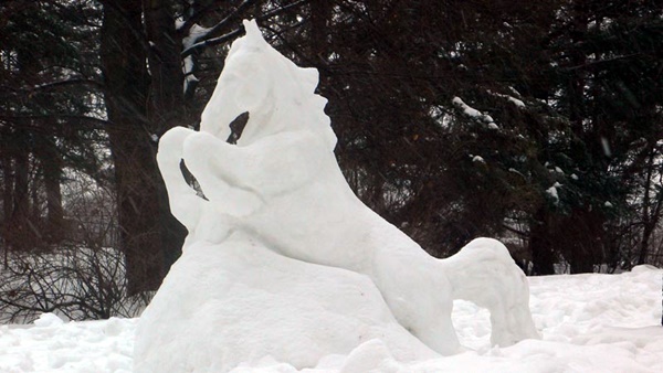 Realistic Snow Art Sculptures Winter Creations (45)