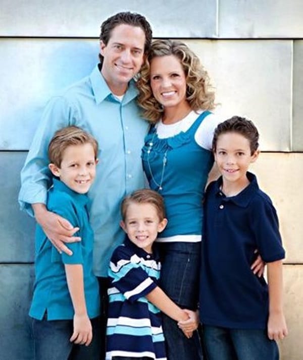 35 Creative Ways To Take Family Pictures