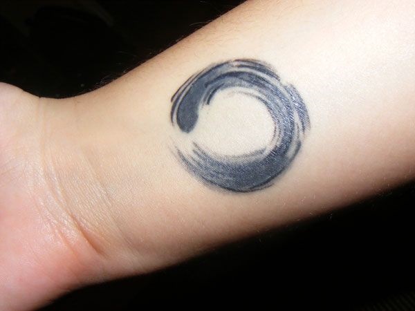 Minimalist Small Circle Tattoo - wide 6