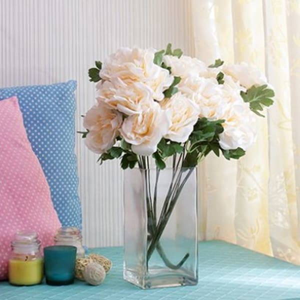 Art-Of-Creating-Plastic-Flowers-And-Using-Them-Around-The-House