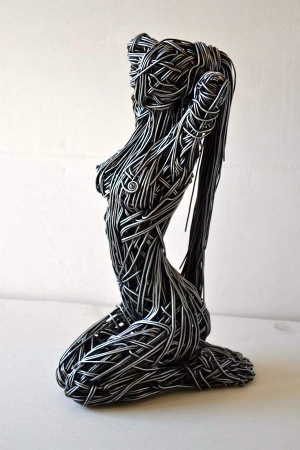 Astonishingly Life-Like Figuratives Sculptures (19)