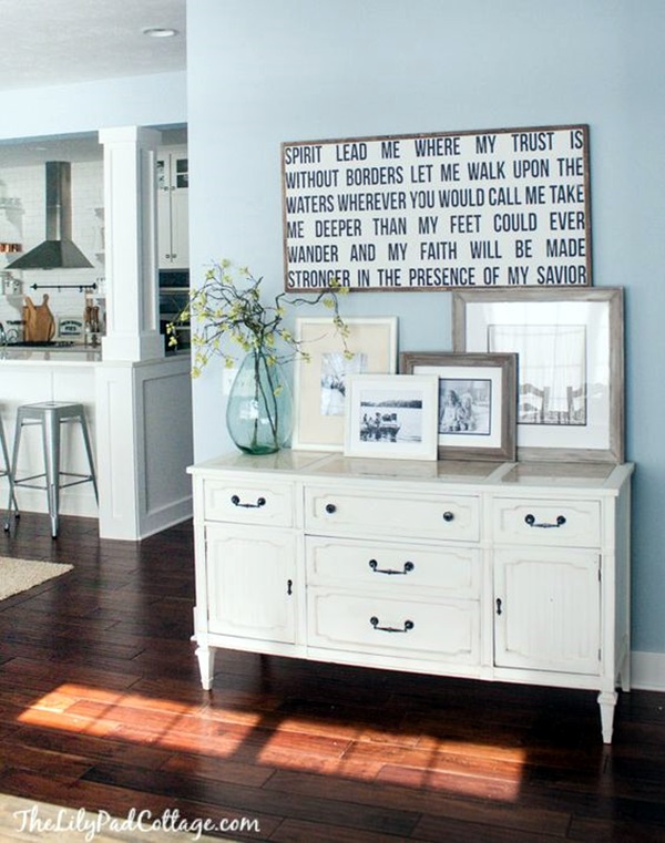 40 Simple But Fashionable Living Room Wall Decoration Ideas - Bored Art