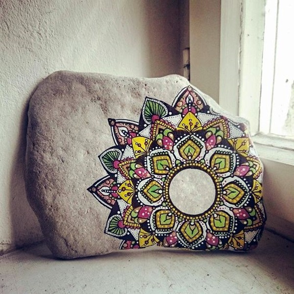 DIY Mandala Stone Patterns To Copy (34)