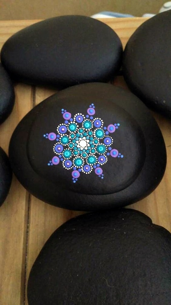 DIY Mandala Stone Patterns To Copy (8)