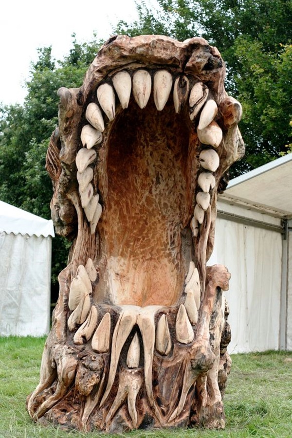 Exceptional Examples of Tree Carving Art (1)