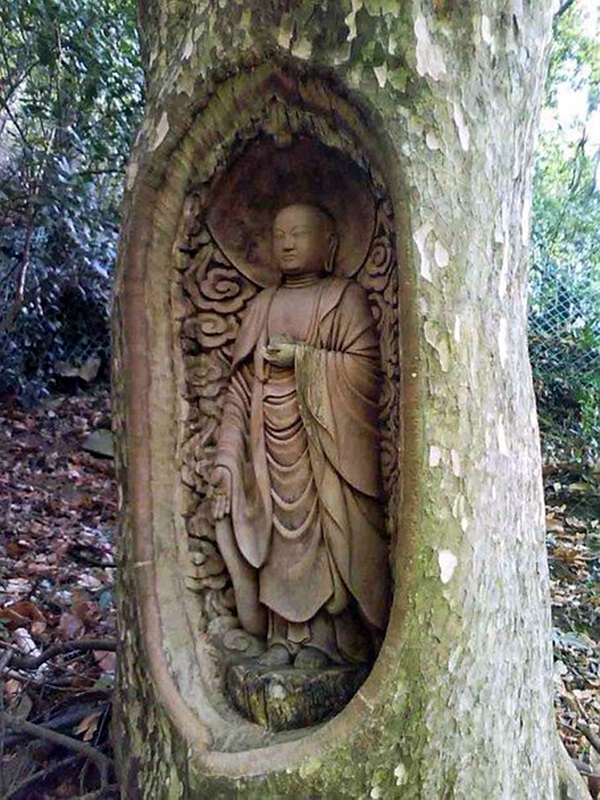 40 Exceptional Examples Of Tree Carving Art - Bored Art