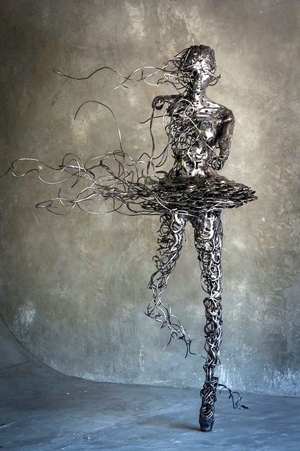 Extraordinary Line And Wire Sculptures (2)