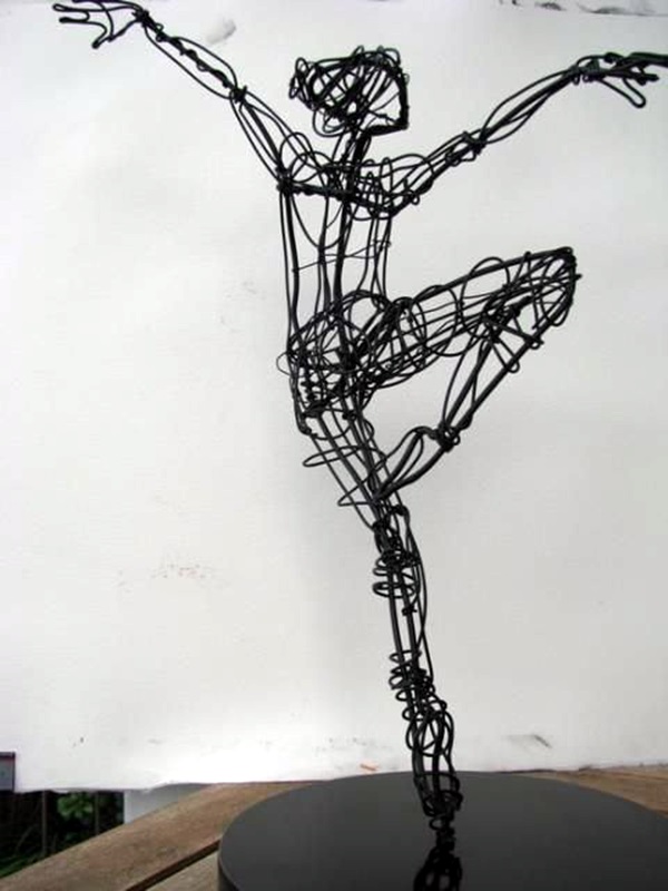 Extraordinary Line And Wire Sculptures (7)