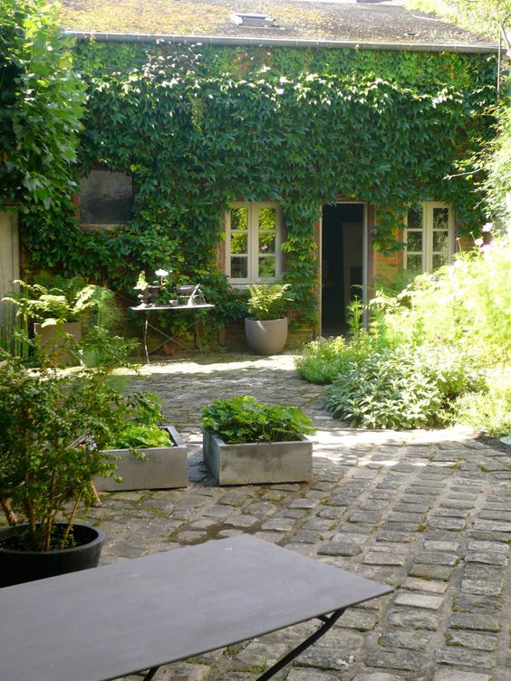 Cobblestone Patio Designs To Bring A Bit Of The Outdoors To Your Home ...