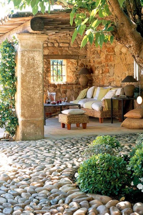 Cobblestone Patio Designs To Bring A Bit Of The Outdoors To Your Home