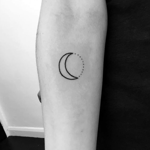 20 Dreamy Moon Tattoo Designs & Meaning - The Trend Spotter