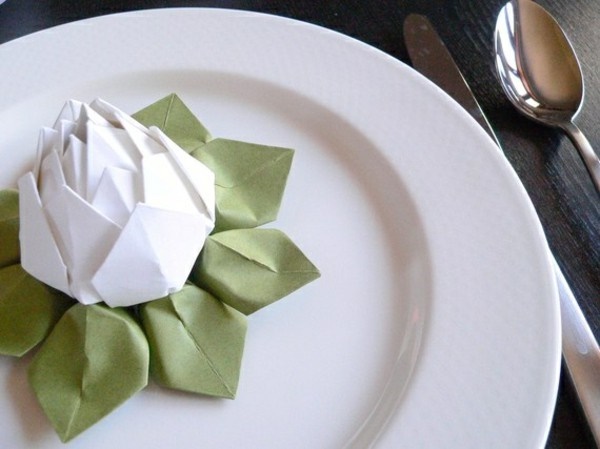 most-creative-table-napkin-folding-ideas-to-practice0041