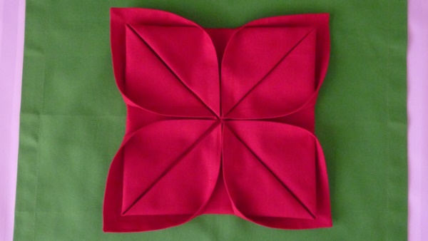 most-creative-table-napkin-folding-ideas-to-practice0161