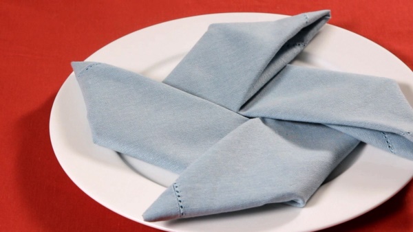 most-creative-table-napkin-folding-ideas-to-practice0181
