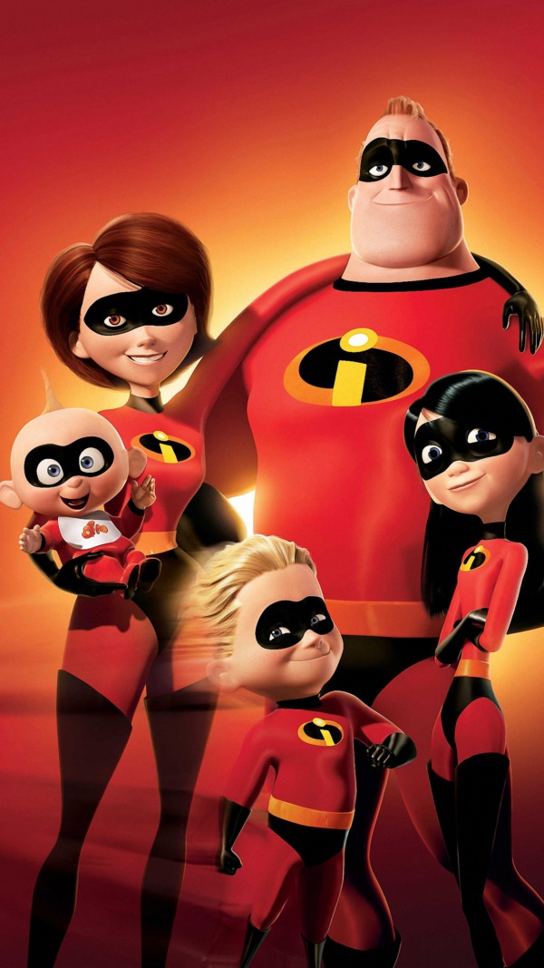 Pictured left to right: Violet, Mr. Incredible, Dash, Elastigirl and Jack Jack from THE INCREDIBLES. Permission is hereby granted to magazines and newspapers to reproduce this picture on condition that it is accompanied by ©WALT DISNEY PICTURES/PIXAR ANIMATION STUDIOS. ALL RIGHTS RESERVED. Distributed by Buena Vista International. FOR PRINT OUTLETS ONLY. NOT FOR INTERNET USE.