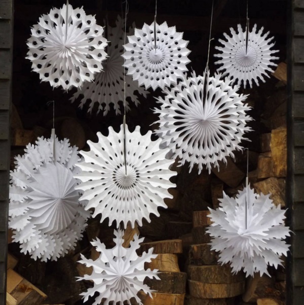 diy-paper-snowflakes-decoration-ideas0151