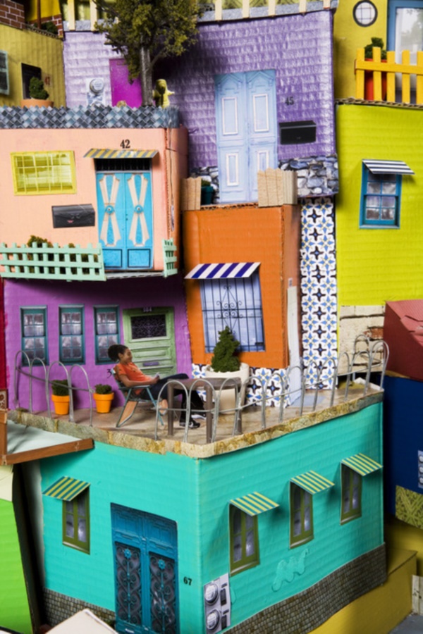 incredible-examples-of-cardboard-city-art0011