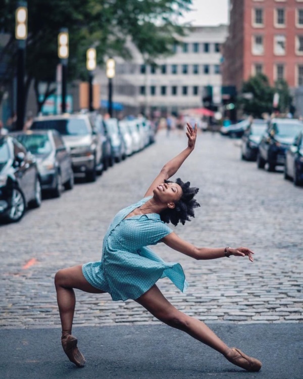 spectacular-shots-of-ballerinas-showing-their-skills-off-stage0011