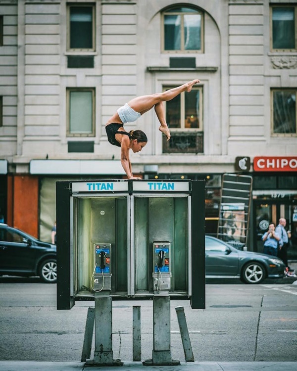 spectacular-shots-of-ballerinas-showing-their-skills-off-stage0041