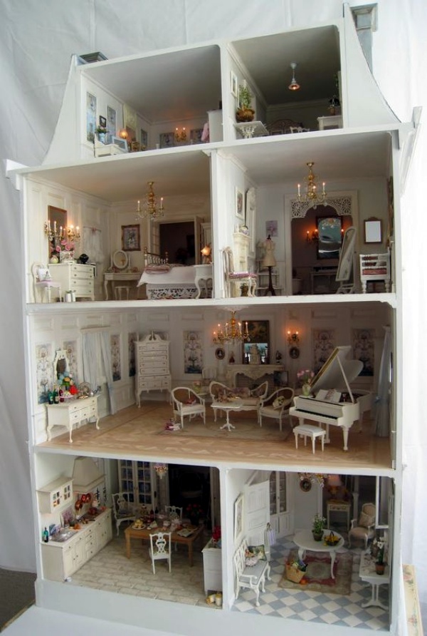 40 Realistic Dollhouse Installations For a Virtual Experience