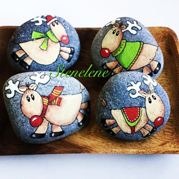 DIY-Christmas-Painted-Rock-Ideas