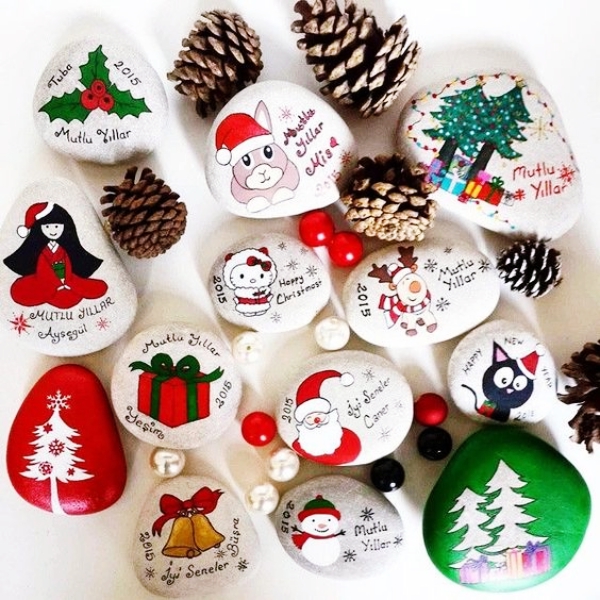 DIY-Christmas-Painted-Rock-Ideas