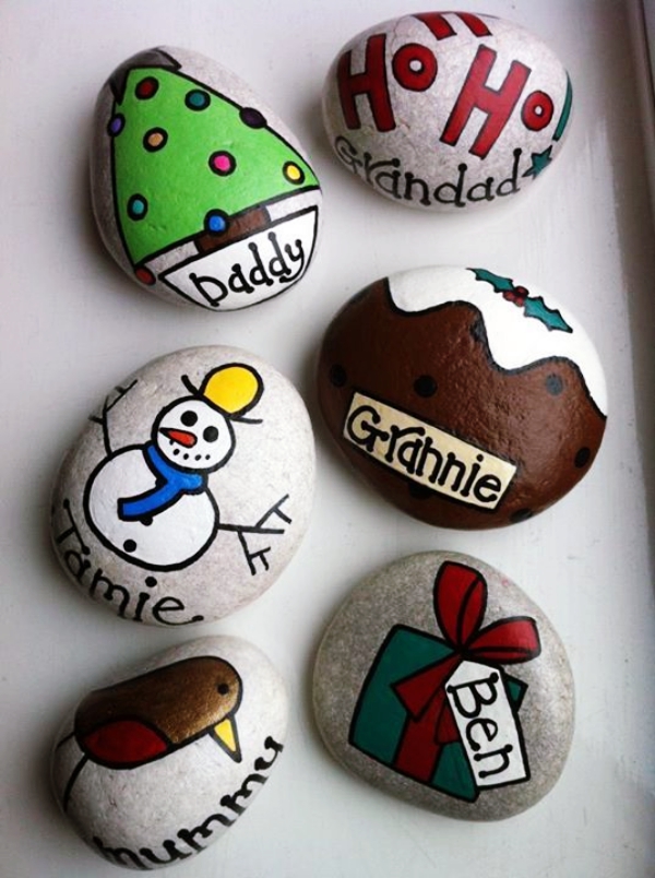 DIY-Christmas-Painted-Rock-Ideas