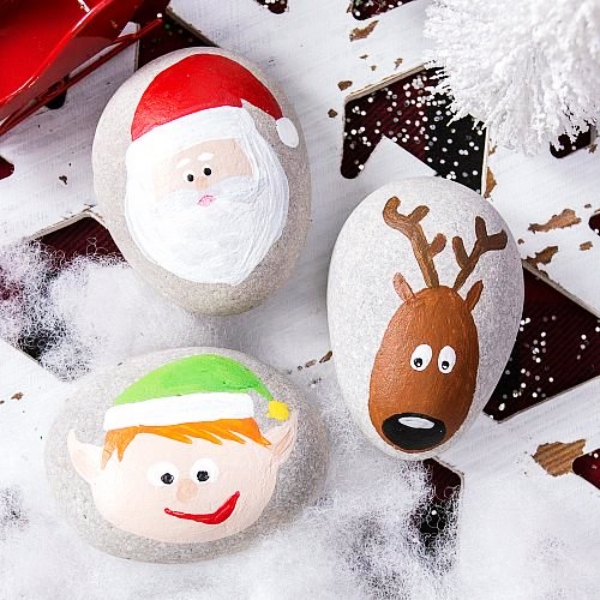 DIY-Christmas-Painted-Rock-Ideas