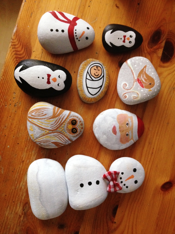 DIY-Christmas-Painted-Rock-Ideas