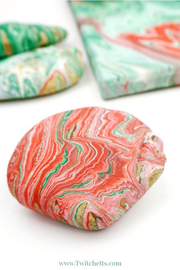 DIY-Christmas-Painted-Rock-Ideas