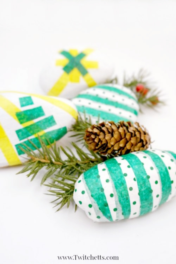 DIY-Christmas-Painted-Rock-Ideas