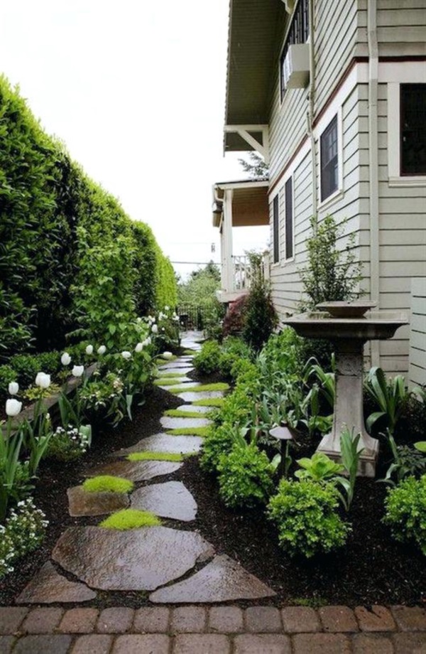 Beautiful Small Front Yard Landscaping Ideas with Brick and Stones