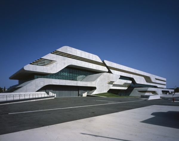 extraordinary-architecture-designs-of-zaha-hadid