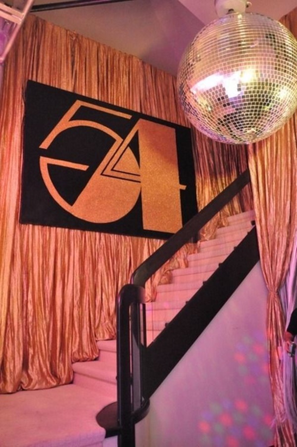 examples-of-disco-theme-party-decorations