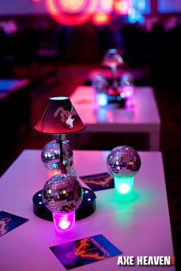 examples-of-disco-theme-party-decorations