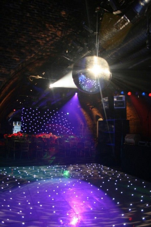 examples-of-disco-theme-party-decorations