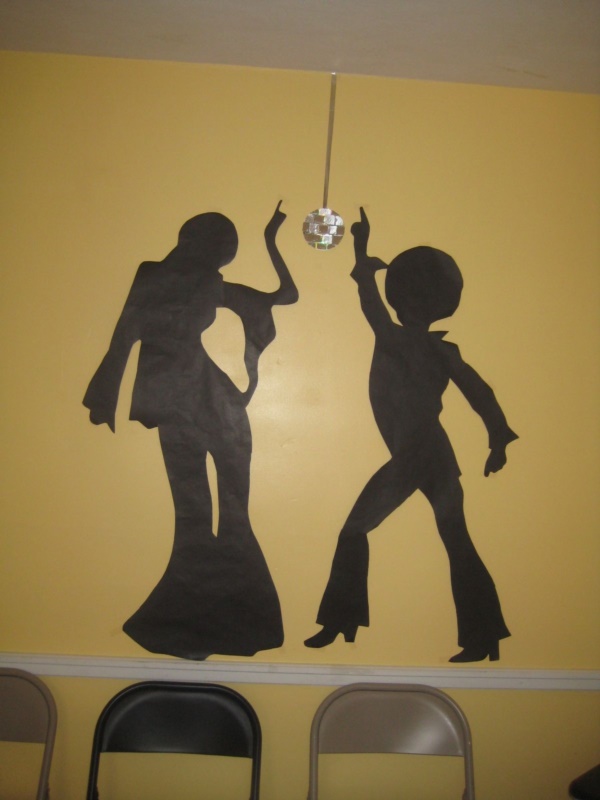 examples-of-disco-theme-party-decorations